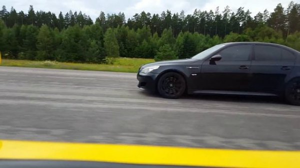 Dodge Viper SRT-10 VS Bmw M5 V10