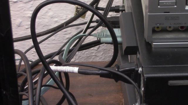 Display Port and HDMI Cable Hook Up Computer Monitor смотреть онлайн