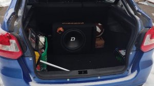 Активный сабвуфер Dl Audio Piranha 12A в Лада Гранта лифтбек.