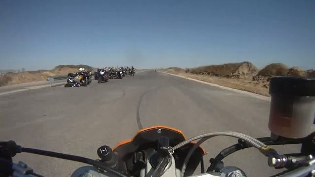 Suzuki Bandit 1200 Turbo vs. CBR 900 RR смотреть онлайн