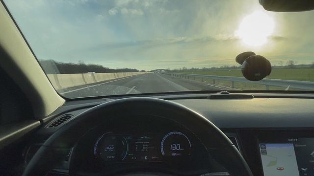 Can Kia eNiro auto steer on highway and narrow roads? смотреть онлайн