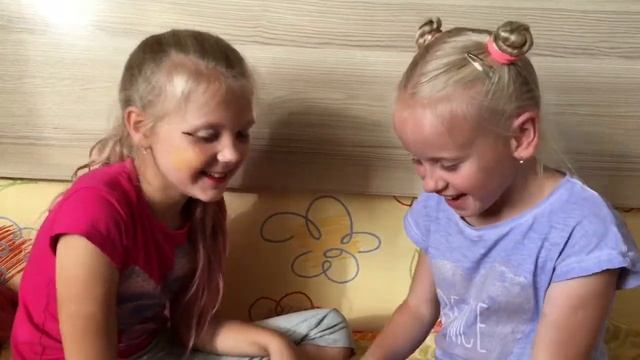 МИСС СЕСТРИЧКИ//ДЕЛАЕМ ДРУГ ДРУГУ МАКИЯЖ смотреть онлайн