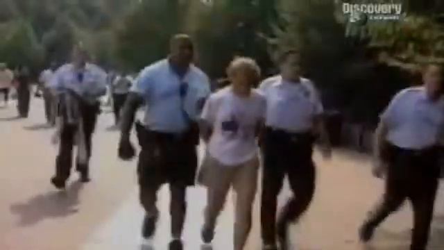 Неудачное приземление на статую Свободы с парашютом смотреть онлайн