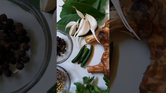 VEGETARIAN GREEN THAI CURRY PASTE...WITH NO FISH SAUCE