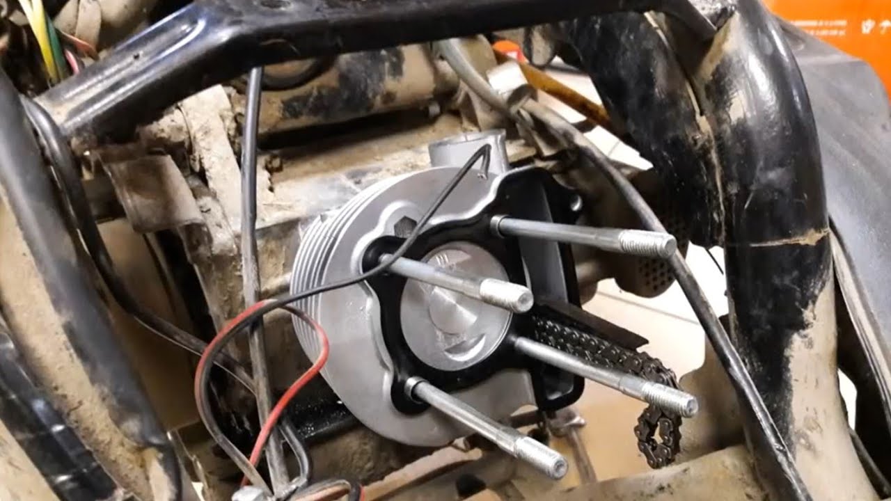 ЗАМЕНА ПОРШНЕВОЙ НА СКУТЕРЕ 4Т 150 КУБОВ смотреть онлайн