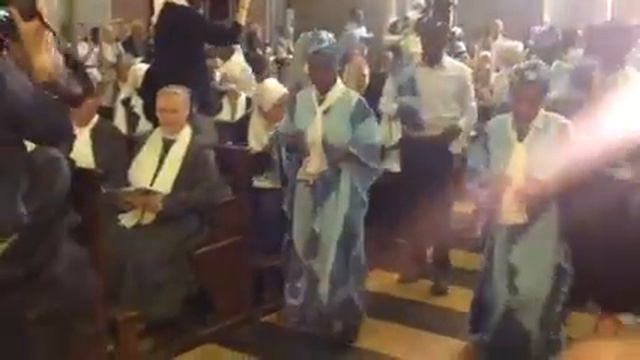 Danzando per suor Leonella смотреть онлайн