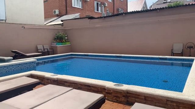 Бассейн на территории нашего гостевого дома смотреть онлайн