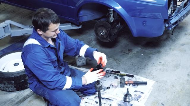 16. VW Golf GTI за 45.000! Замена ШРУСов. смотреть онлайн