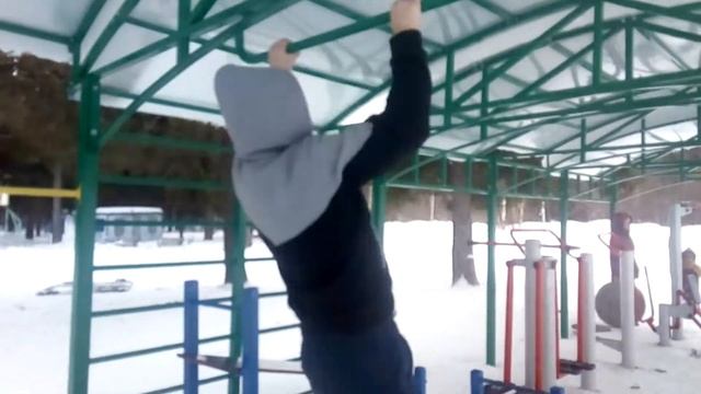 5 раз на турнике 10 раз отжиманий на максимум смотреть онлайн