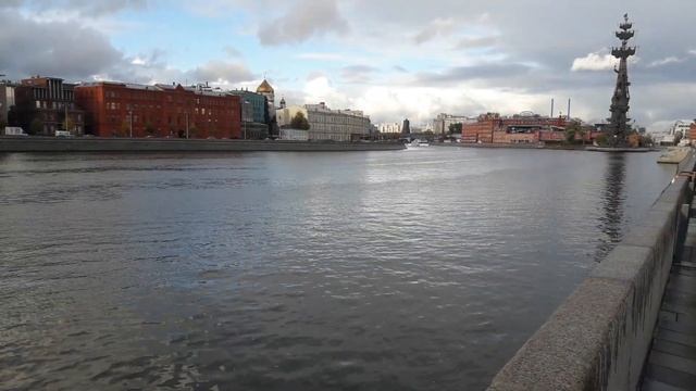 Как отвлечься от новостей - пойти в парк смотреть онлайн