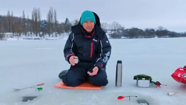 Ловля плотвы со льда !!! СЕКРЕТ УСПЕХА!!! смотреть онлайн