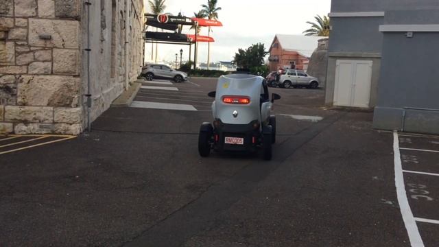 Renault Twizzy electric car in Bermuda BDA, how to rent and operate смотреть онлайн