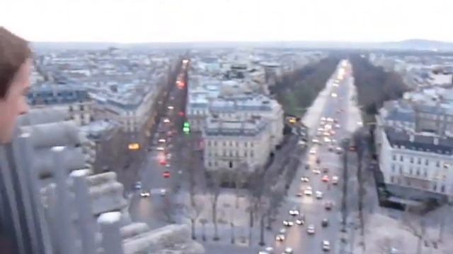 View from the top of the Arc de Triomphe - Paris смотреть онлайн
