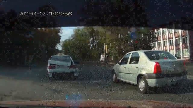 Тринаха F 13 ОТОРВАЛО БАГАЖНИК смотреть онлайн