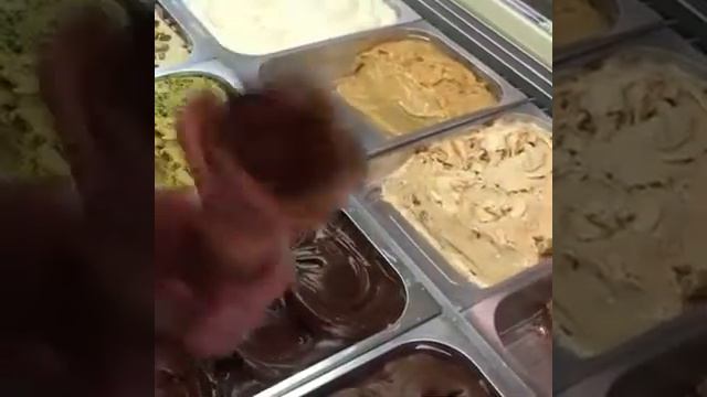 Making a gelato rose bouquet Amorino USA смотреть онлайн