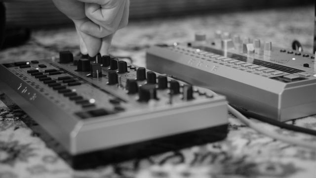 ACID Jam with Behringer TD 3 and RD 6 смотреть онлайн
