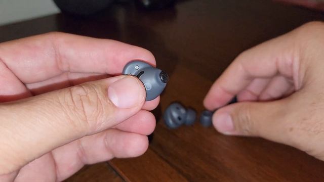 How to change Earbuds tips - easy way | samsung Galaxy Buds смотреть онлайн