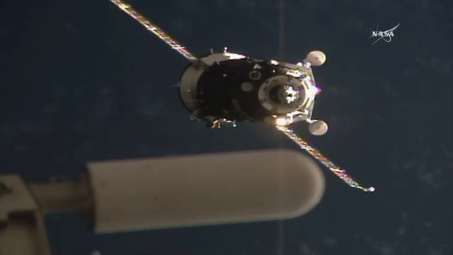 Soyuz MS-01 docking смотреть онлайн