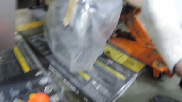 ANTI-SHUM.RU - Нанесение вибродемпфирующей мастики StP NoiseLIQUIDator от Anti-shum.ru