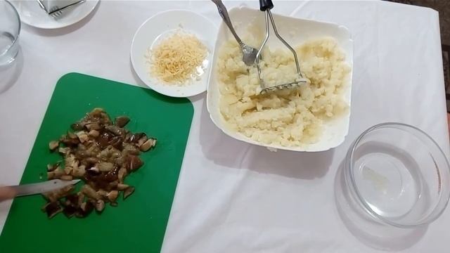 Блюдо из вчерашнего пюре\Вкуснее, чем вчера\Dish from yesterday's mashed potatoes! Рецепты смотреть онлайн