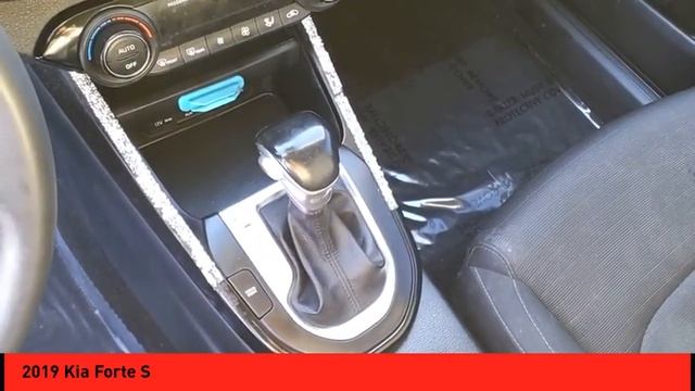 2019 Kia Forte St. Peters MO 26824-1 смотреть онлайн