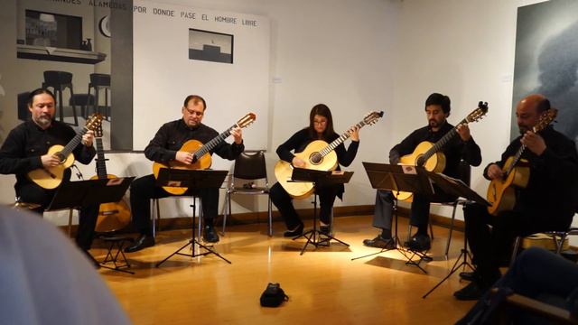 Consort Guitarristico de Chile - 08 - Antonio Lauro - Vals no2 смотреть онлайн