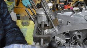 Двигатель ИЖ ЮПИТЕР - 3.Сборка установка поршней и сборка ЦПГ.