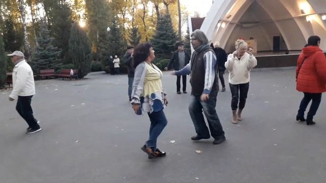 А первое слово дороже второго!!!Танцы в парке Горького!!!Харьков 2021 смотреть онлайн