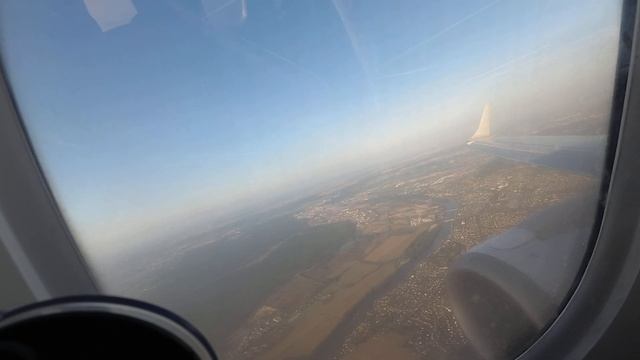 AWESOME CITY VIEW! HOP Embraer E190 Full Aproach To Paris Charles De Gaulle Airport (CDG)