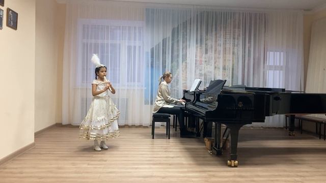 Iglikova Indira. Romances. Dancla Charles. 8 Year. смотреть онлайн