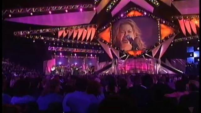 Joy Williams & Ashley Cleveland: "By Surprise" (34th Dove Awards) смотреть онлайн