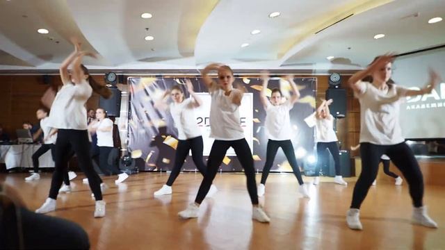 Нам 12 лет! - Брейкаут смотреть онлайн