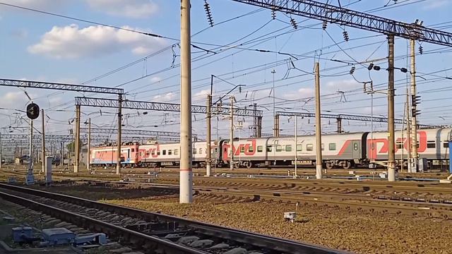 "КИРПИЧ" ЭП1-081 с поездом №305 Сухум Москва смотреть онлайн
