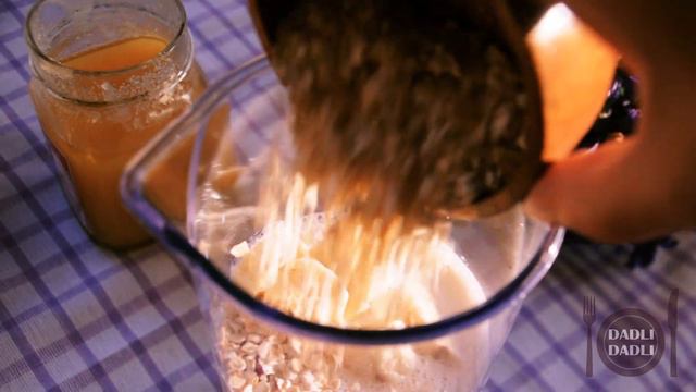 SMUZİ (çiyələkli, bananlı) *Летнее смузи* (çilekli, muzlu içecek) смотреть онлайн