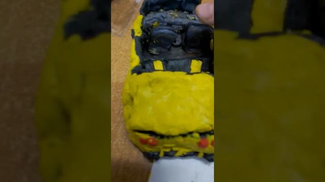 Я леплю Chevrolet Camaro из пластилина