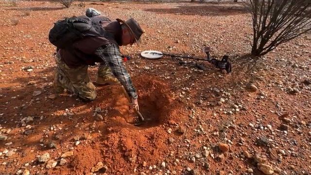 J & A's Australian Gold Hunt = Episode 9 - Is this the BIG ONE ? ? смотреть онлайн
