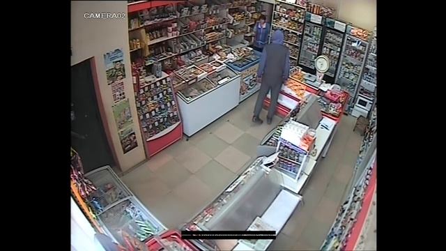 Реальная кража в магазине. Камеры видеонаблюдения аналоговые. смотреть онлайн