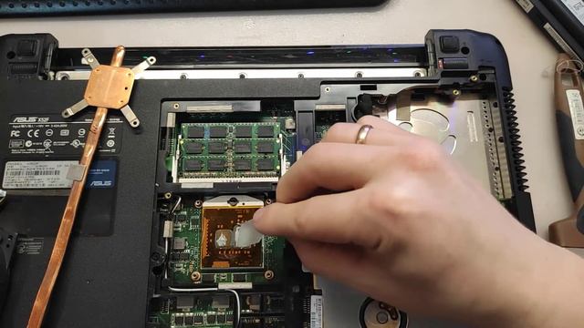 Ноутбук Asus X52F: разбор, чистка, замена термопасты и возможный апгрейд смотреть онлайн