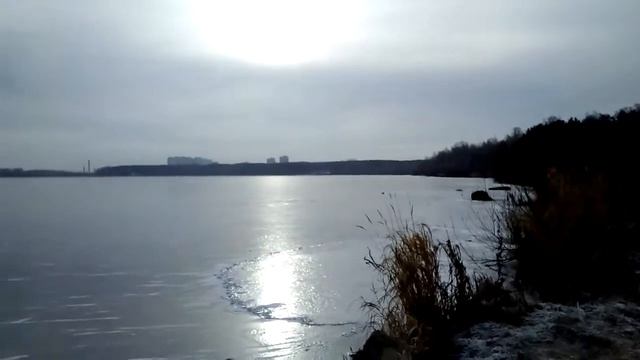 Озеро Шарташ ждёт энтузиастов зимней рыбалки, 10.11.2019. смотреть онлайн