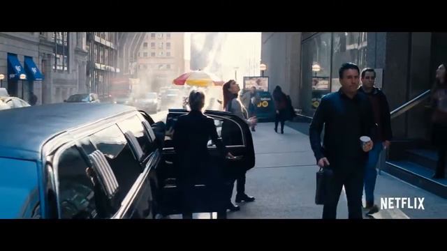 НЕ СМОТРИ ВВЕРХ - кто-то должен нам помочь! смотреть онлайн