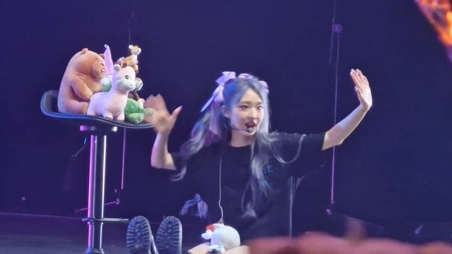 Yeojin and her plushees смотреть онлайн