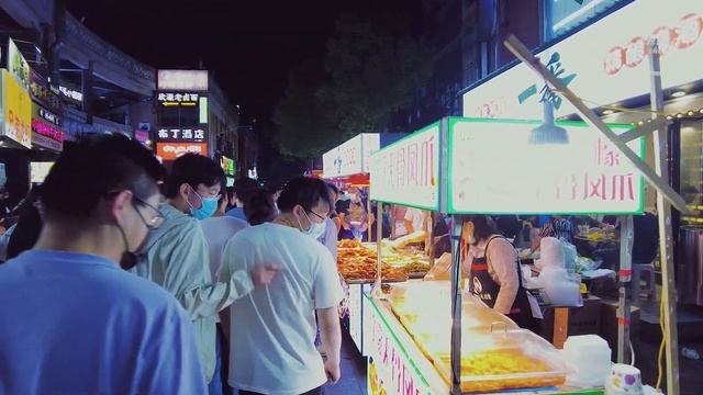 Chinese Street Food -Best Egg Fried Rice Fried Noodles, Fried Chicken at Night Market смотреть онлайн