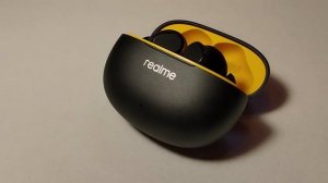 Лучшие бюджетные беспроводные наушники от realme! (Обзор realme Buds T100)