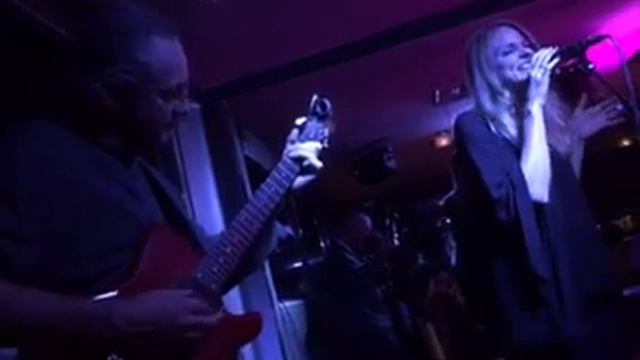 Don't Look Under Your Bed (Original) - Stephanie Carlisi - Bar 20 on Sunset смотреть онлайн