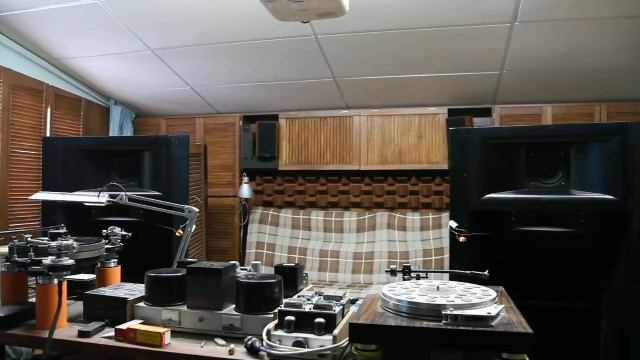 Horn acoustics Goodmans Twin Axiom 8 @ SE tube amp. Telefunken AD1 @ MICRO SEIKI DDX-1000 TURNTABLE смотреть онлайн