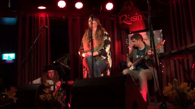 Ode To My Family - Noelle O’ Riordan - (Dolores O' Riordan's Niece) - @ Roisin Dubh Galway 25/2/18. смотреть онлайн