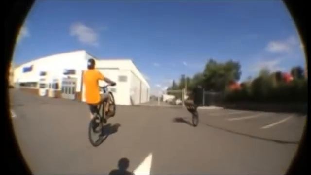 Matte & Pontans Cykel Film (Dirt Bike) смотреть онлайн