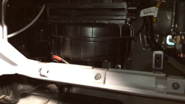 Как поменять фильтр салона Kia Picanto смотреть онлайн