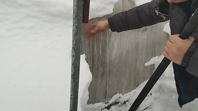 ПЕРВЫЙ снегопад. Как показала себя стрейч пленка. Результат вас удивит. смотреть онлайн