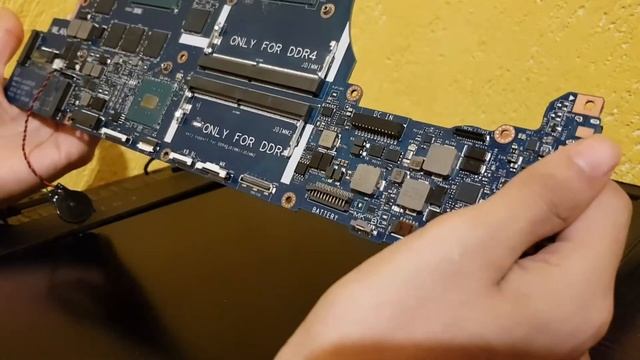 Antes de comprar una Alienware 17 R4 - R5 usada, deberías de considerar este video смотреть онлайн